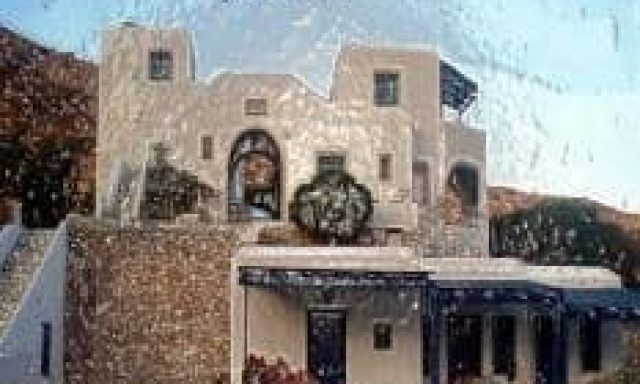 ΜΑΡΑΚΗΣ ΒΑΣΙΛΕΙΟΣ – FLORA STUDIOS ΞΕΝΟΔΟΧΕΙΟ – ΣΙΚΙΝΟΣ ΚΥΚΛΑΔΕΣ