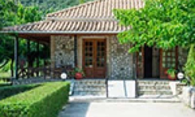 ΤΟ ΠΕΤΡΙΝΟ – ΒΑΣΗ ΧΡΙΣΤΙΝΑ – ΤΑΒΕΡΝΑ – ΠΡΕΒΕΖΑ