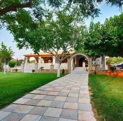 ΚΟΝΤΑΞΗΣ ΧΡΗΣΤΟΣ – Η ΝΕΡΑΪΔΑ – ΕΣΤΙΑΤΟΡΙΟ ΤΑΒΕΡΝΑ – ΑΝΩ ΚΑΣΤΡΙΤΣΙ ΠΑΤΡΑ ΑΧΑΙΑΣ