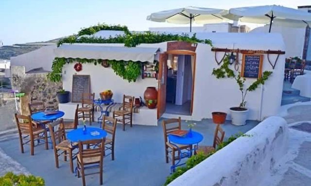 ΝΙΑΡΟΣ ΙΩΑΝΝΗΣ | THE OLD BARBER SHOP | ΚΑΦΕ ΜΕΖΕΔΟΠΩΛΕΙΟ ΟΥΖΕΡΙ | ΕΜΠΟΡΕΙΟ ΣΑΝΤΟΡΙΝΗ ΚΥΚΛΑΔΕΣ