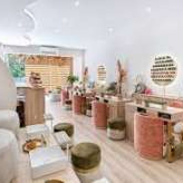 NAILS TALES E.E – NAILS AND TALES – ΣΤΟΥΝΤΙΟ ΠΕΡΙΠΟΙΗΣΗΣ ΝΥΧΙΩΝ – ΓΕΡΑΚΑΣ ΑΤΤΙΚΗΣ